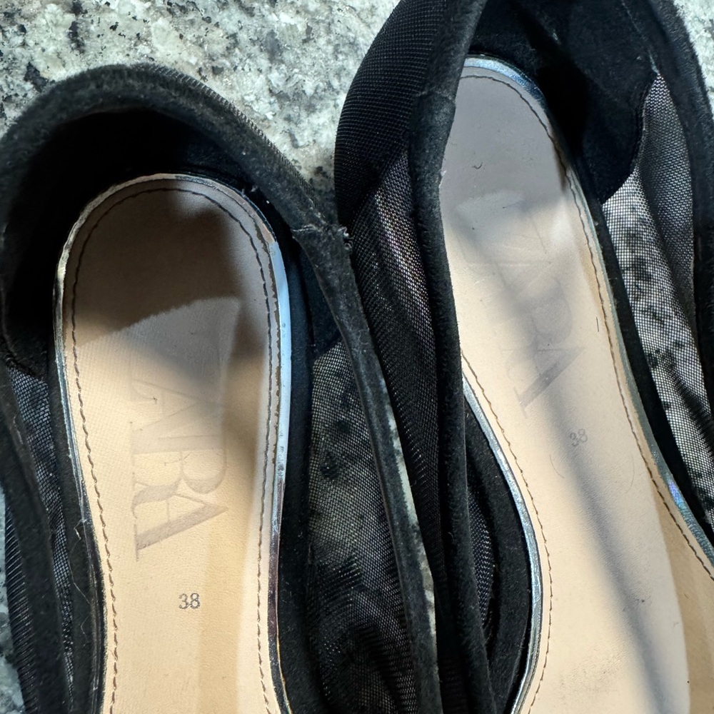 Zara Women's Classic Black Flats